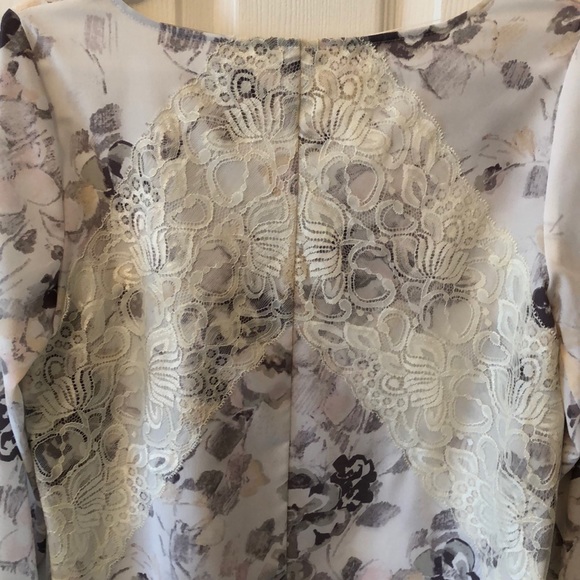 LC Lauren Conrad floral lace blouse - Picture 5 of 8